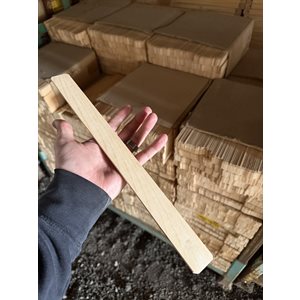 BAGUETTE EN BOIS 1 1 / 4PO X 14 1 / 8PO X 1 / 8PO EN PIN