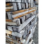 BOIS 4PO X 4PO X 40PO AVEC RAINURE 1 1 / 4PO X 1 / 4PO
