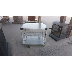 CHARIOT EN STAINLESS - 29,5PO X 24PO X 28PO DE HAUT